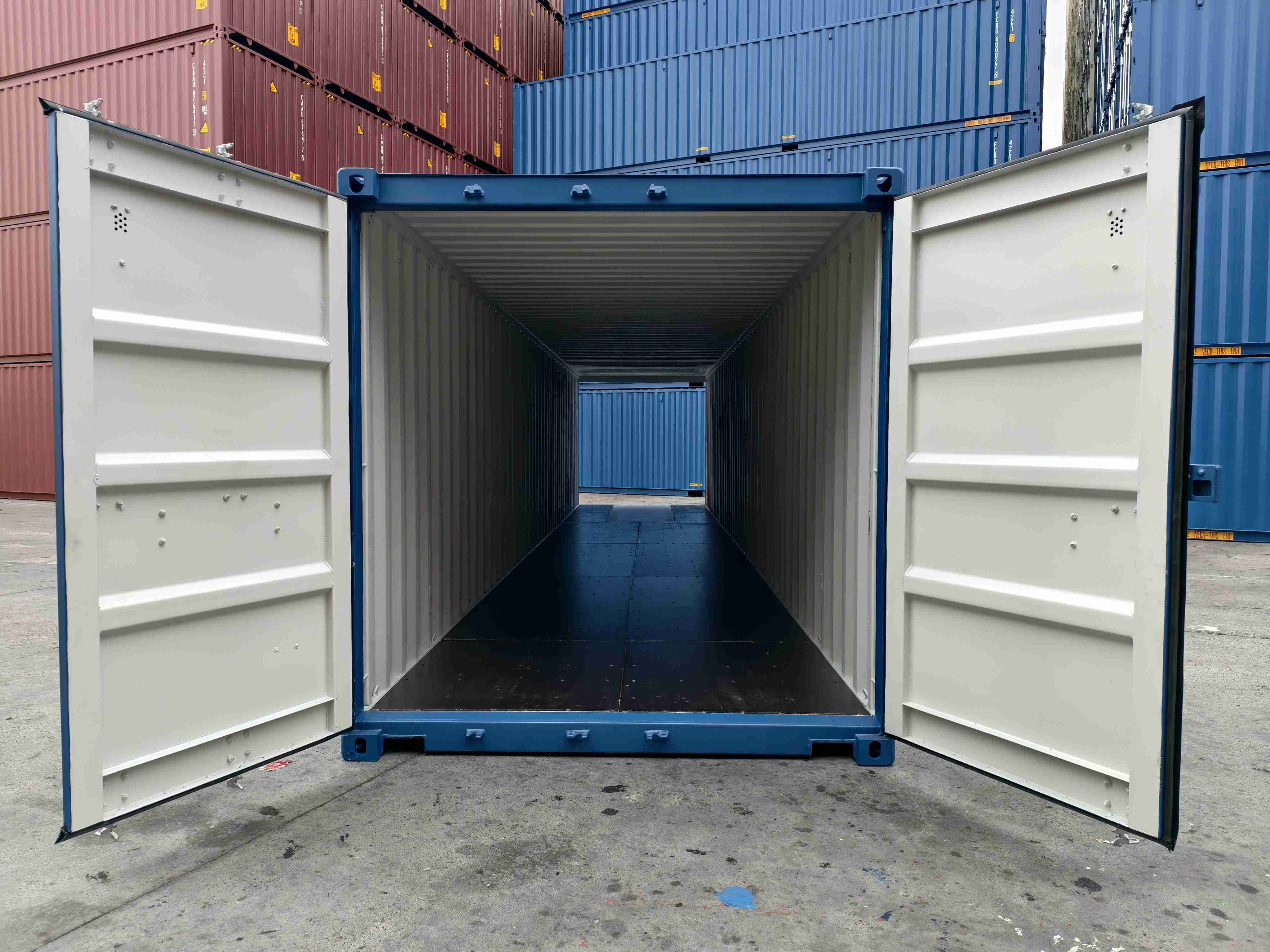 Tunnel Container
